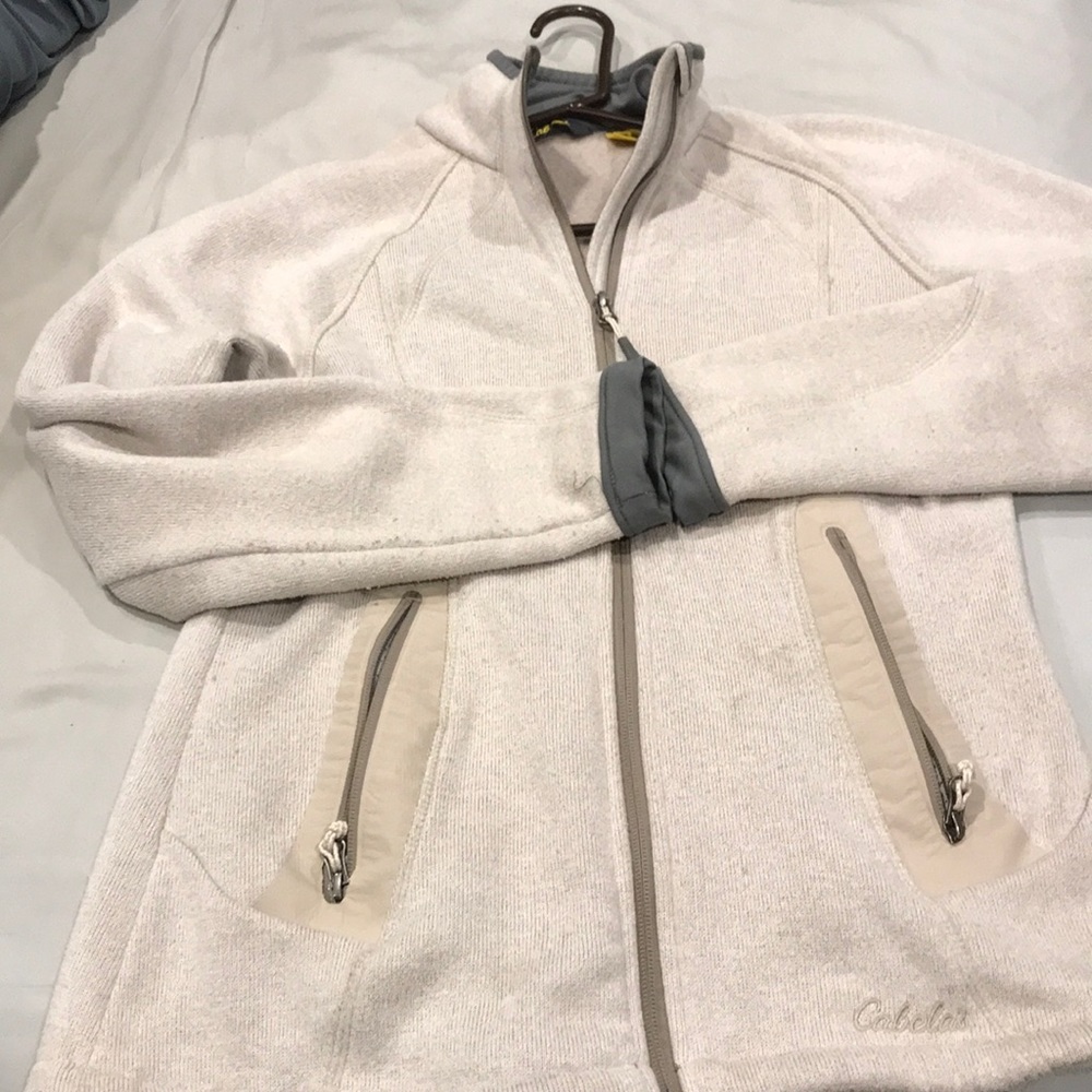 Cabela’s coat size small